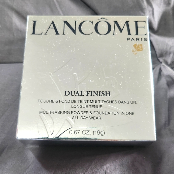 NWT Lancome Dual Finish Powder Foundation - Picture 3 of 3